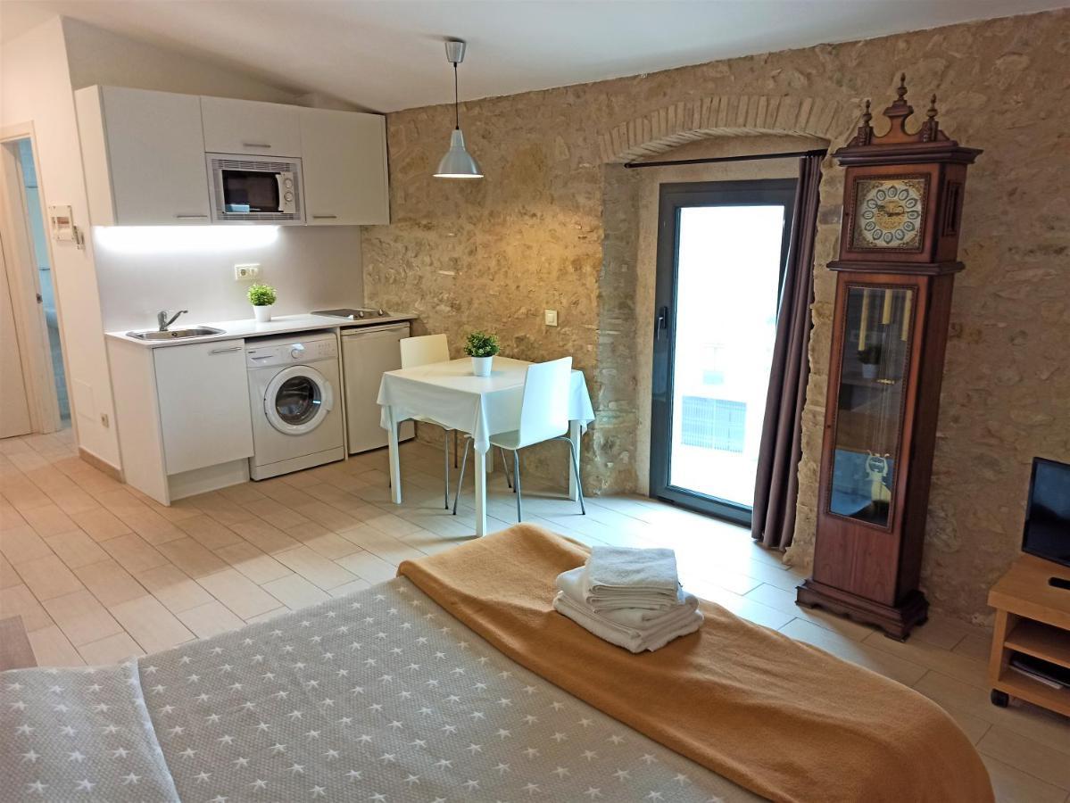 Fonda Comerc Estudio Doble Torroella de Montgrí Buitenkant foto